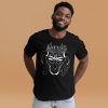 White line art African mask t-shirt in 100% cotton for a laid-back everyday look
